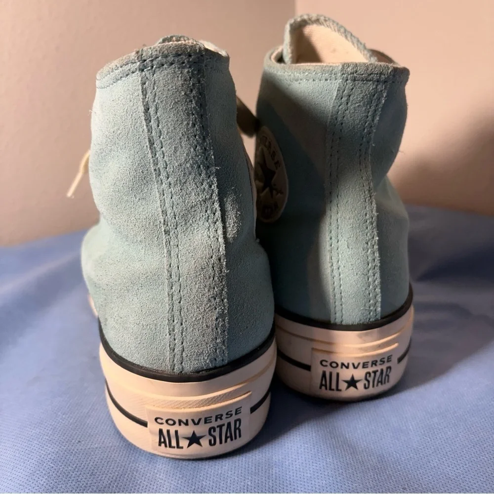 Chuck Taylor All-Star platform high-top sneakers blue suede, like new! Size 8
